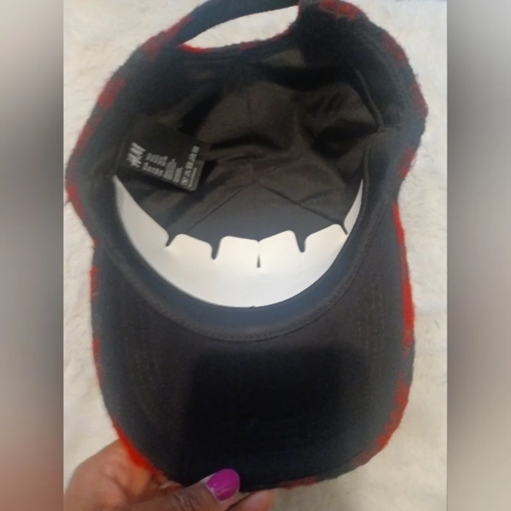 H&M Hat - Picture 4 of 4